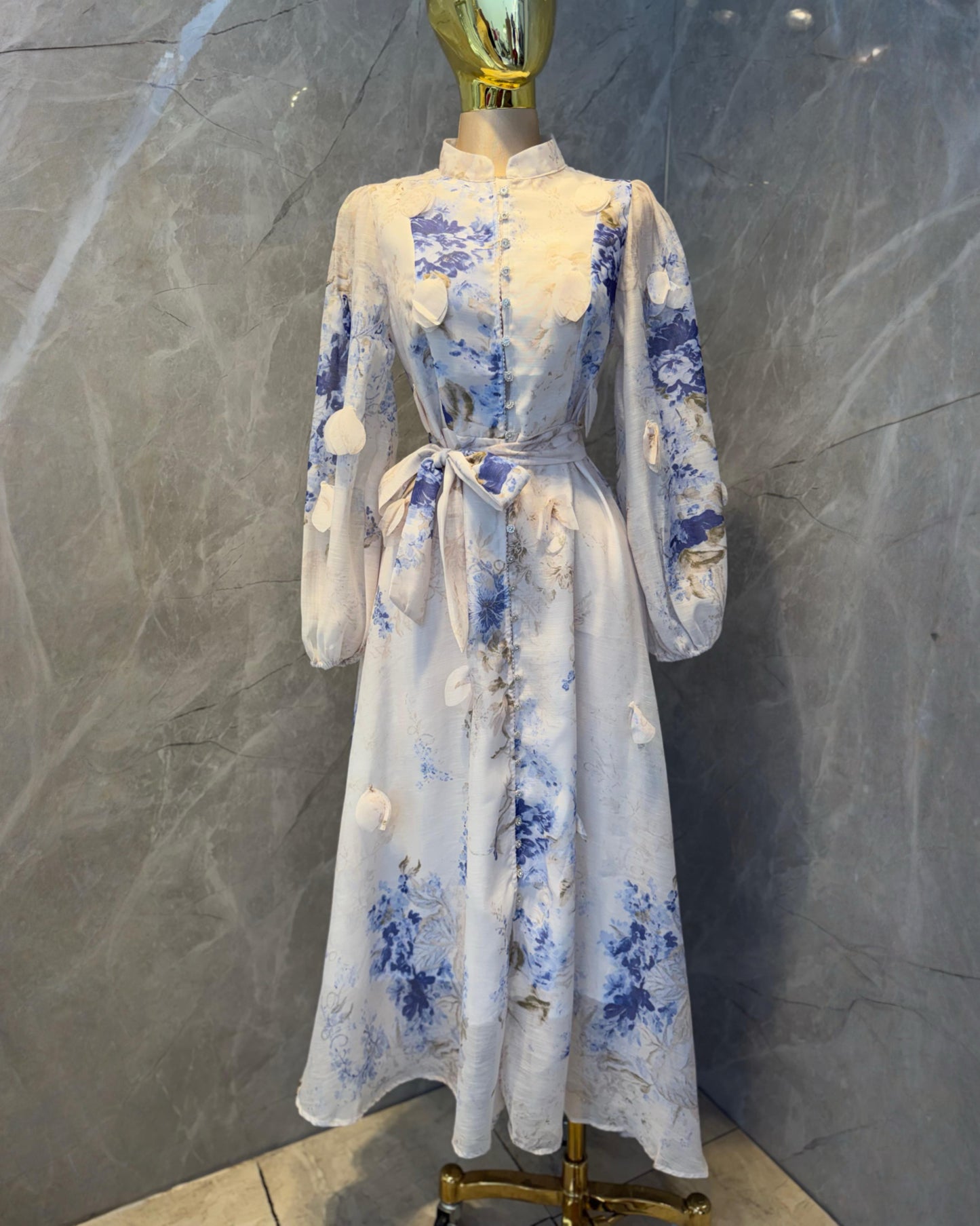 Vestido azul pétalos ✨🤍💙