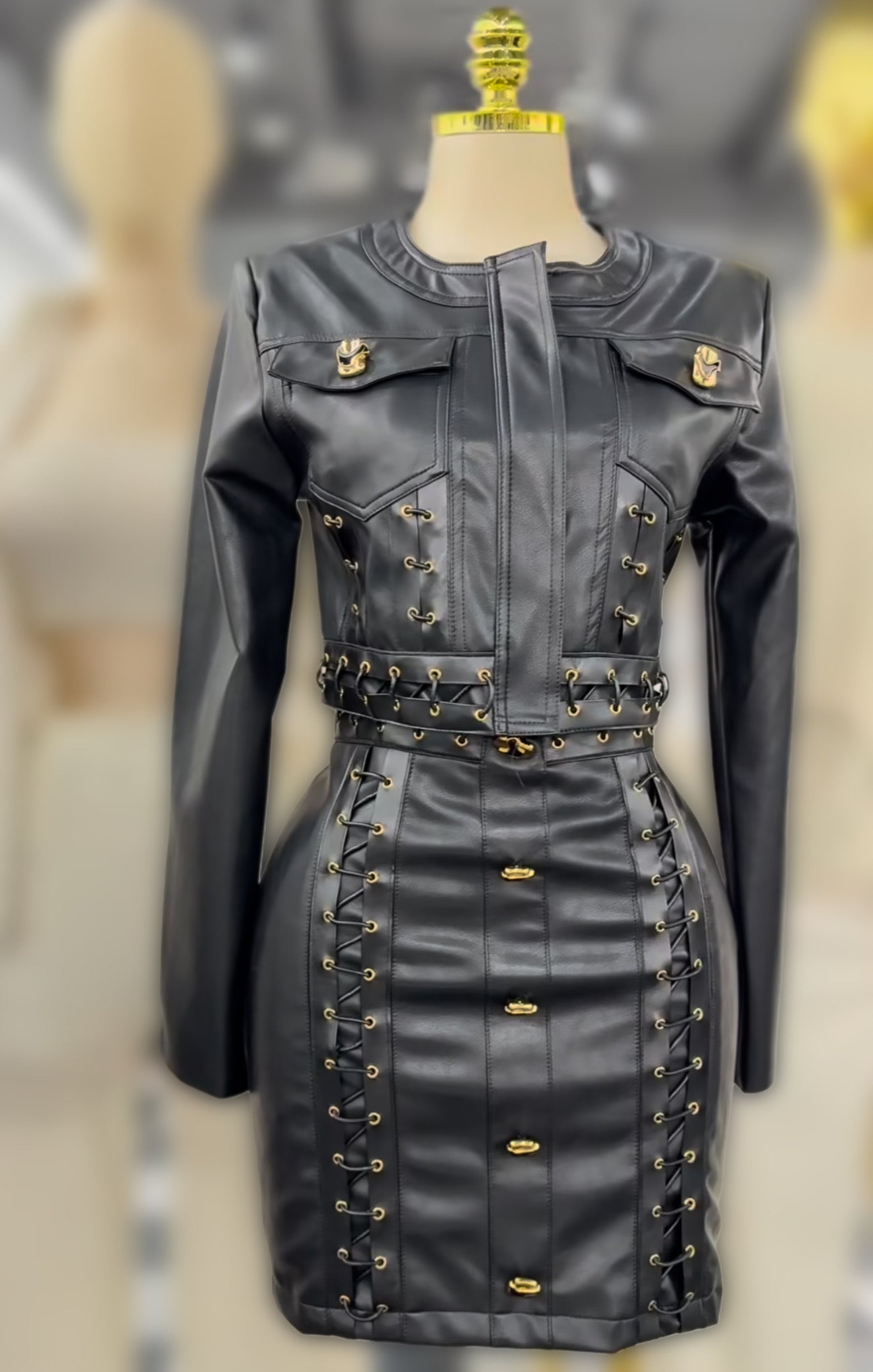 Conjunto negro piel falda y chamarra 🖤