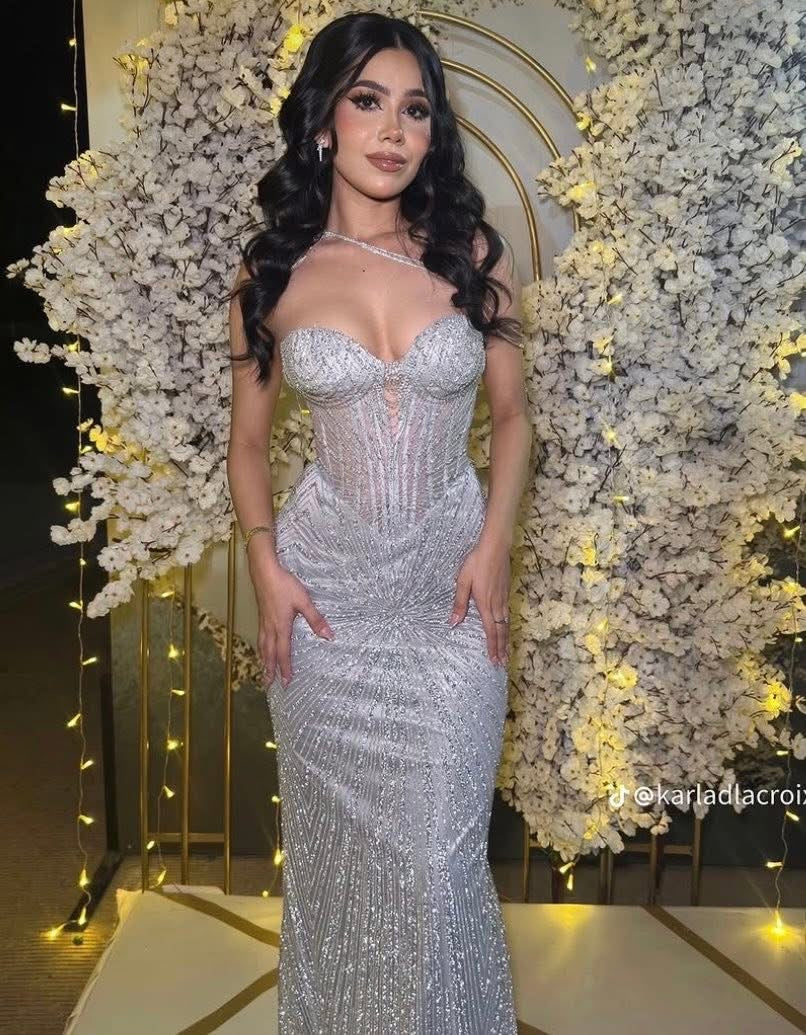 Vestido plateado pedrería ✨🩶
