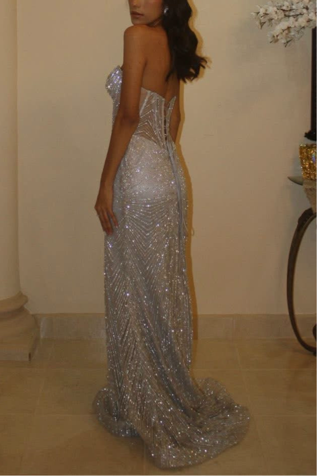 Vestido plateado pedrería ✨🩶