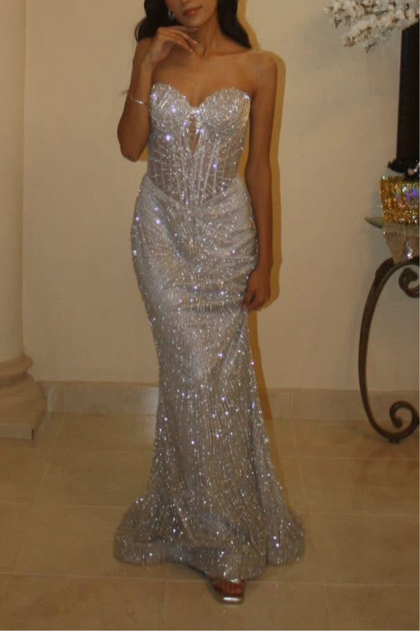 Vestido plateado pedrería ✨🩶