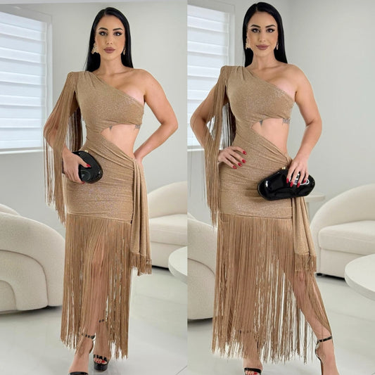 Vestido dorado asimétrico ✨