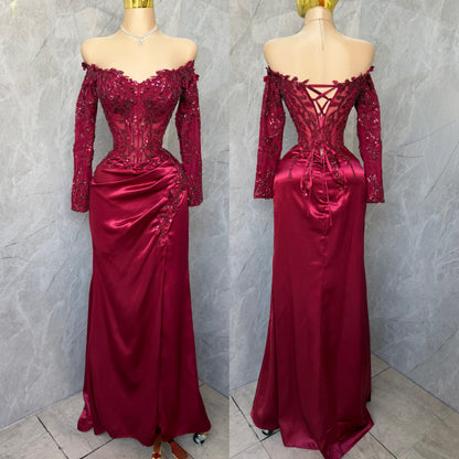 Vestido tinto satín corset 🍷