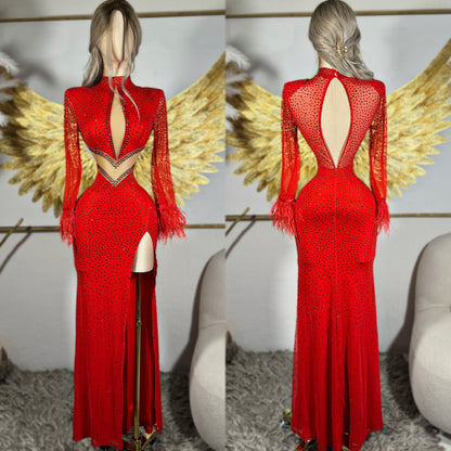 Vestido rojo pedrería y plumas ❤️