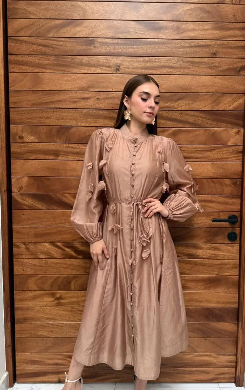 Vestido café pétalos 🤎✨