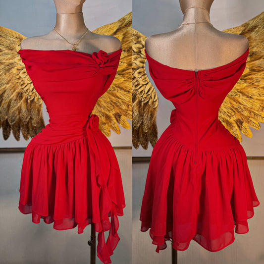 Vestido rojo detalles de rosas 🌹