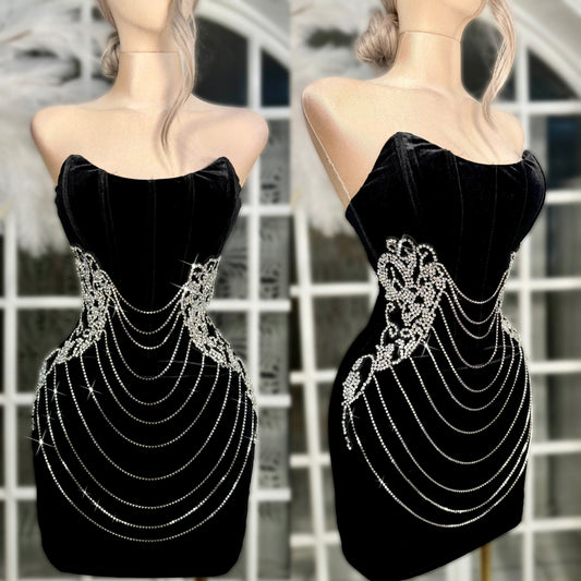 Vestido negro terciopelo y pedrería