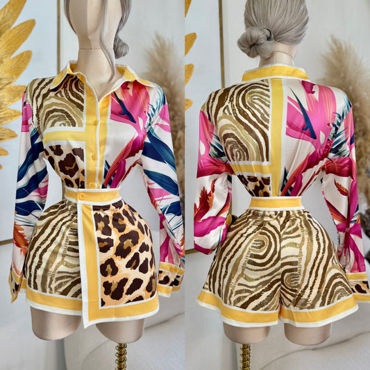 Conjunto blusa satín y falda/short