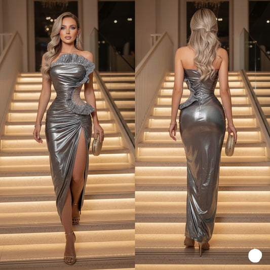 Vestido plateado metálico con pedrería