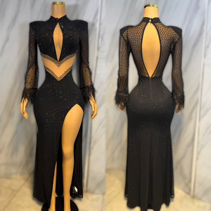 Vestido negro plumas y pedrería 🖤