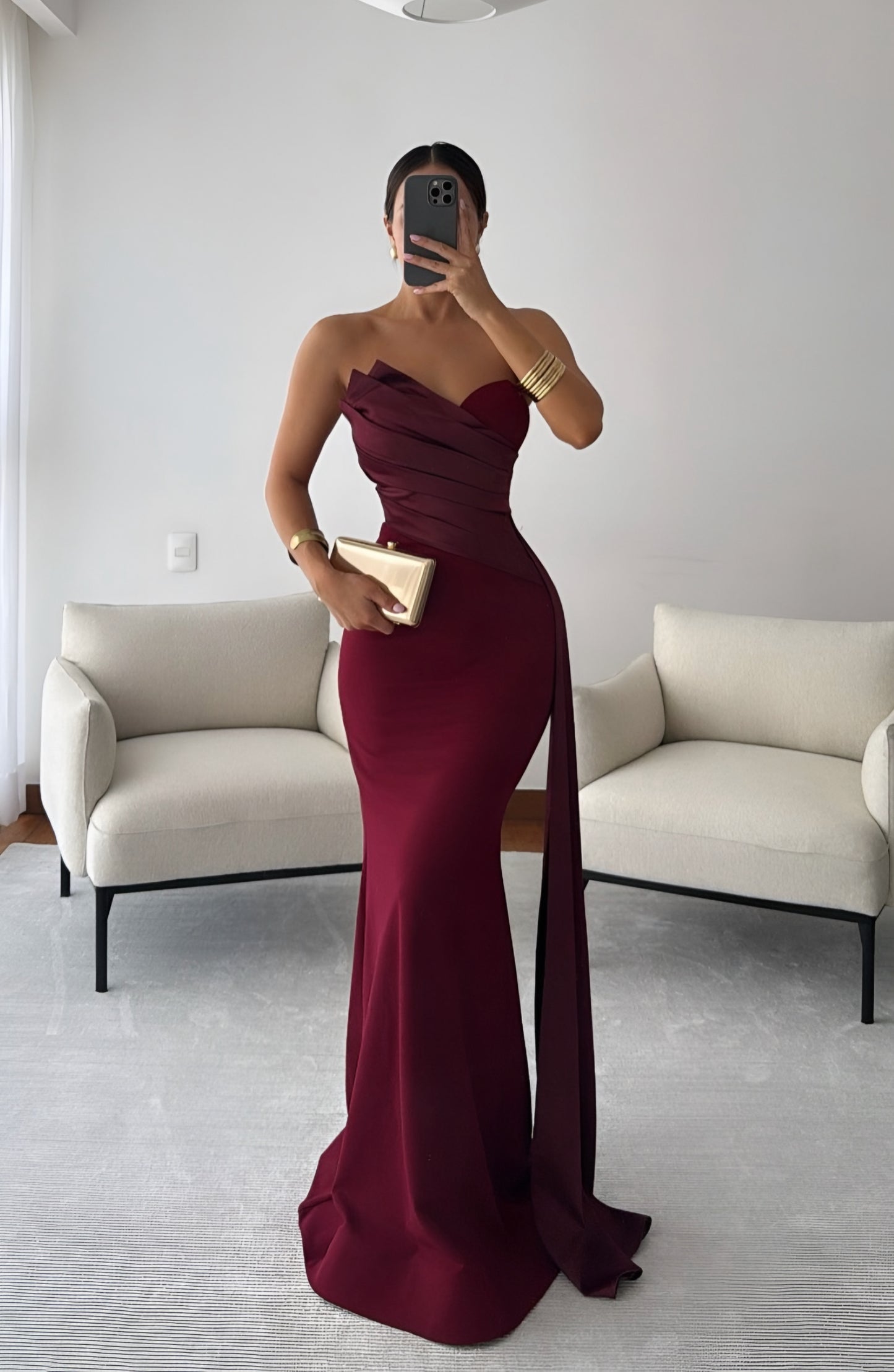 Vestido strapless tinto cauda ❤️