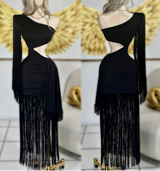 Vestido negro asimétrico 🖤