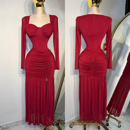Vestido tinto pedrería ✨