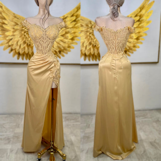 Vestido dorado satín