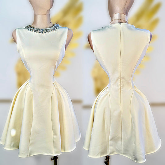 Vestido crema pedrería ✨