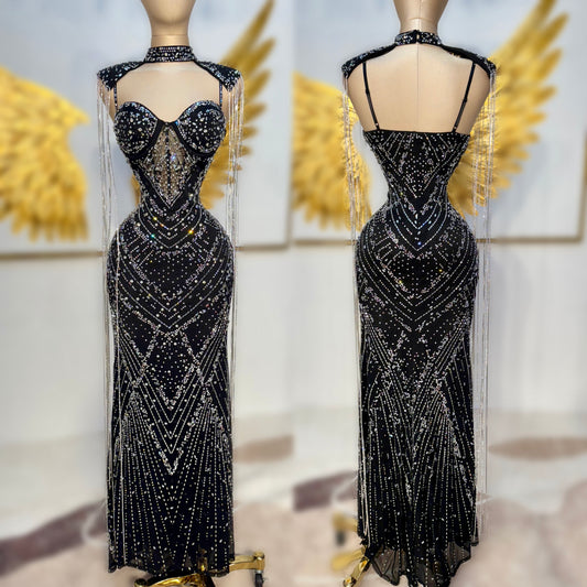 Vestido negro pedrería hombreras ✨🖤