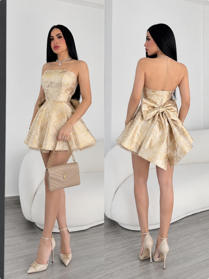 Vestido dorado moño ✨