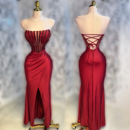 Vestido tinto licra y pedrería ❣️