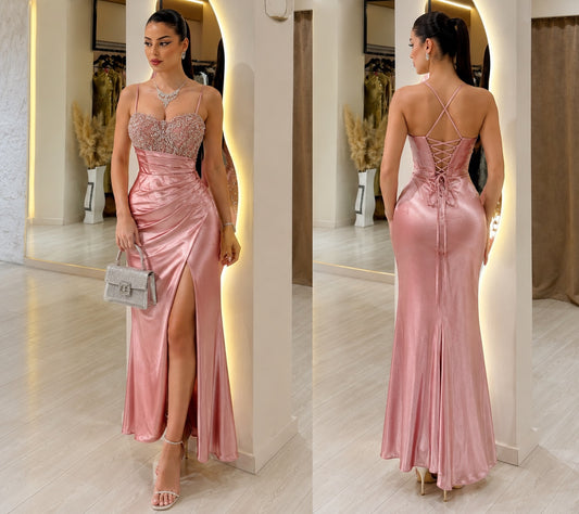 Vestido rosa satín y corset ✨🩷
