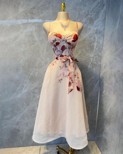 Vestido beige con rojo flores ✨🌹