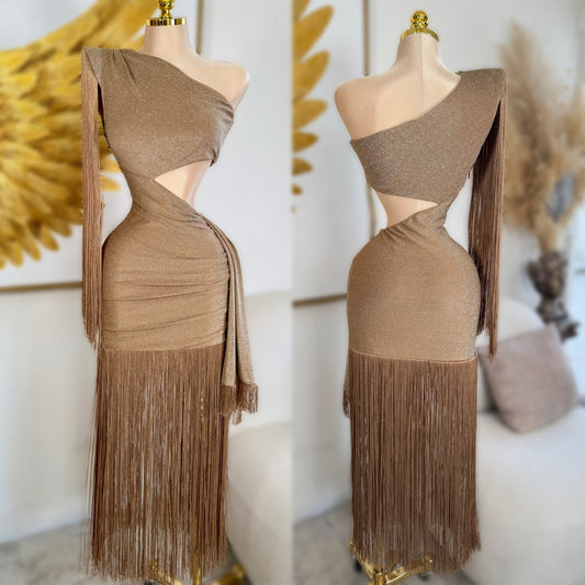 Vestido dorado asimétrico ✨