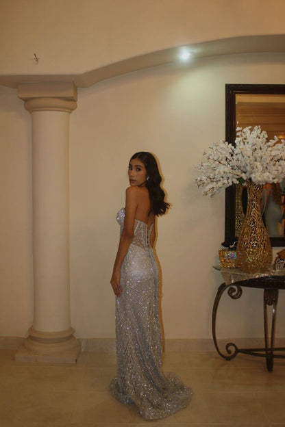 Vestido plateado pedrería ✨🩶