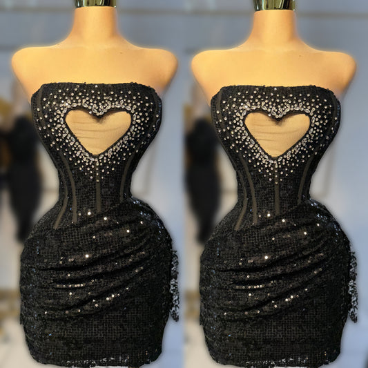 Vestido negro escote corazón pedrería 🖤